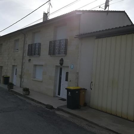 Gite Du Vignoble Sidky Lussac  ภายนอก รูปภาพ