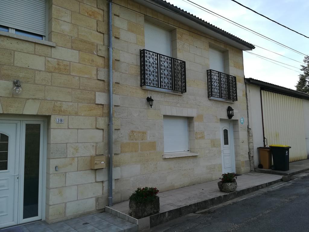 Gite Du Vignoble Sidky Lussac  ภายนอก รูปภาพ